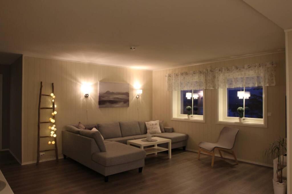 Best Of Lyngen Panorama Apartment Lyngseidet Exterior foto